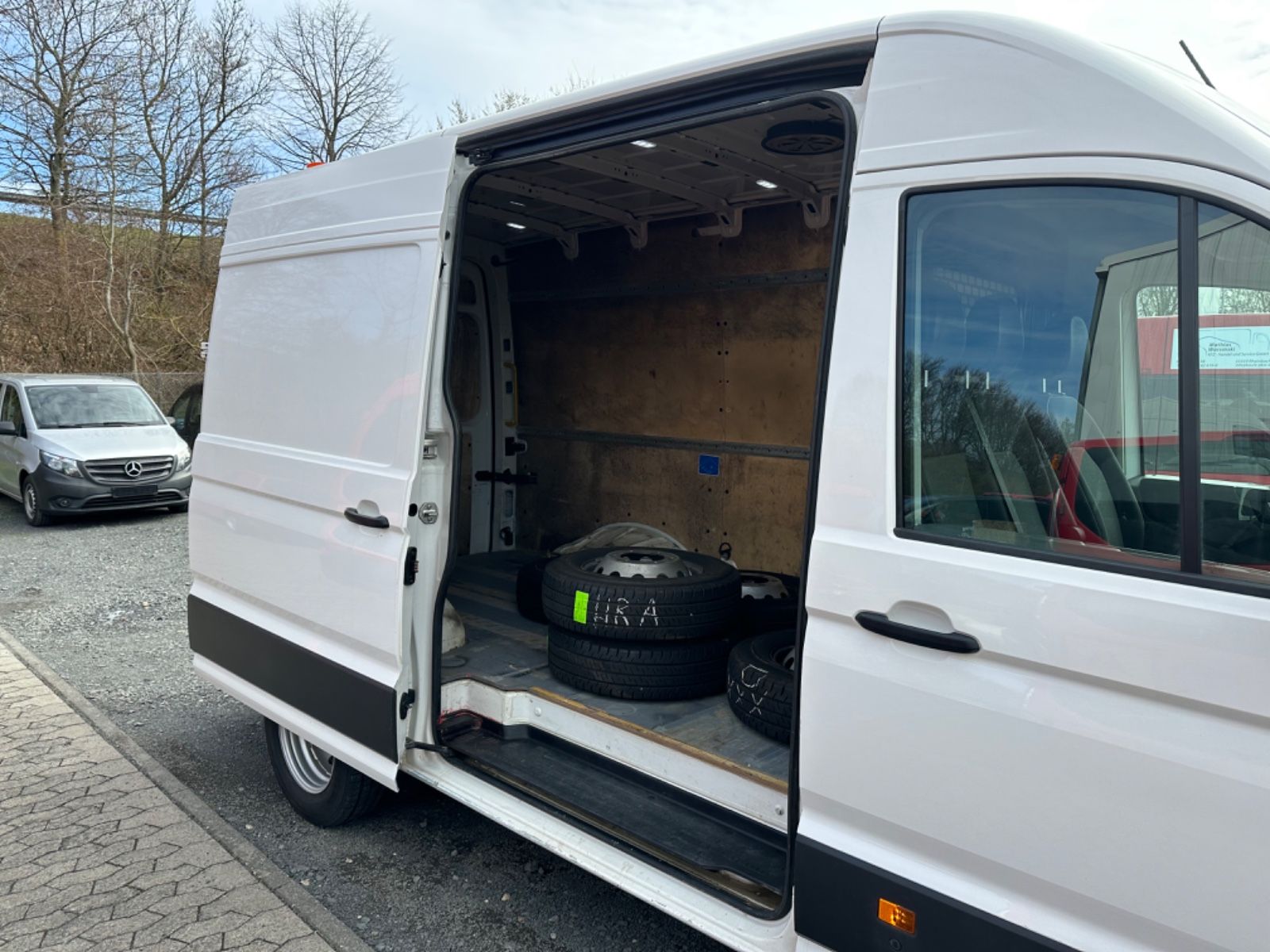 Fahrzeugabbildung Volkswagen Crafter 50 Kasten  *Mittellang* Hochdach* RWD*