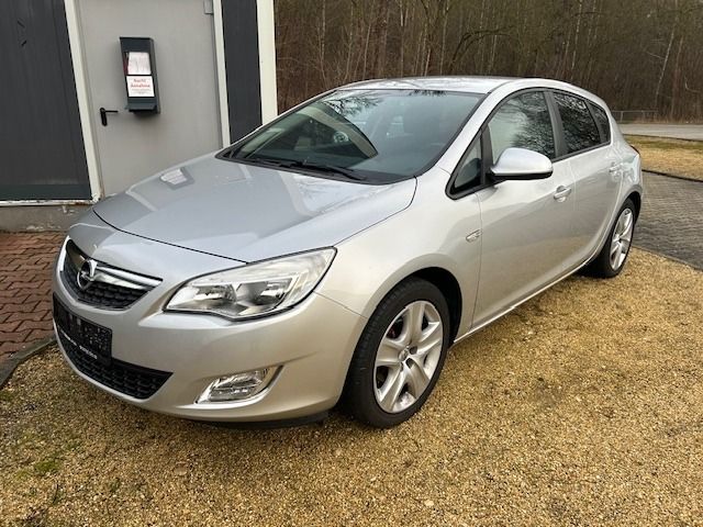 Opel Astra J 1.4 Turbo Design Edition LHZ*SHZ*NEBEL