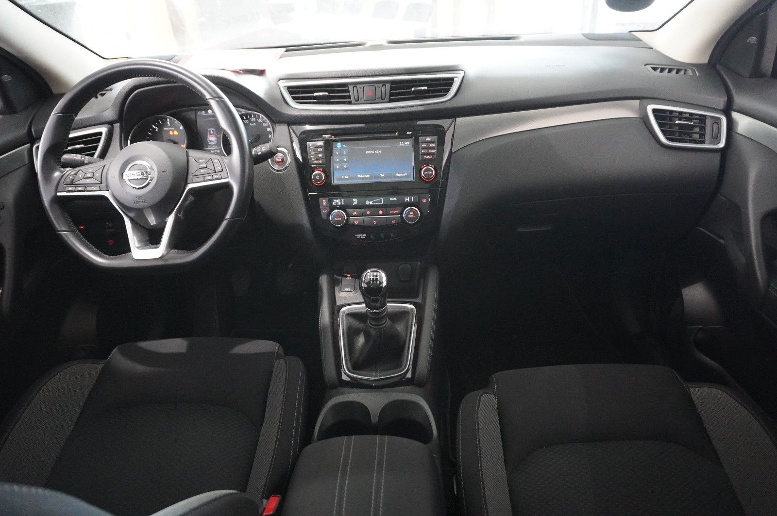 Fahrzeugabbildung Nissan Qashqai 1.5 DCI N-CONNECTA NAVI/LED/360°/PANO.