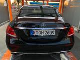 Mercedes-Benz E300d schwarzmatt foliert - Mercedes-Benz E 300 in Köln