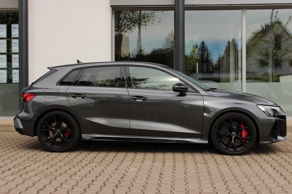 AUDI RS3 Sportback/RS DYNAMIK/ SONOS/ KOMFORT PRO AUDI RS3 Sportback/RS DYNAMIK/ SONOS/ KOMFORT PRO