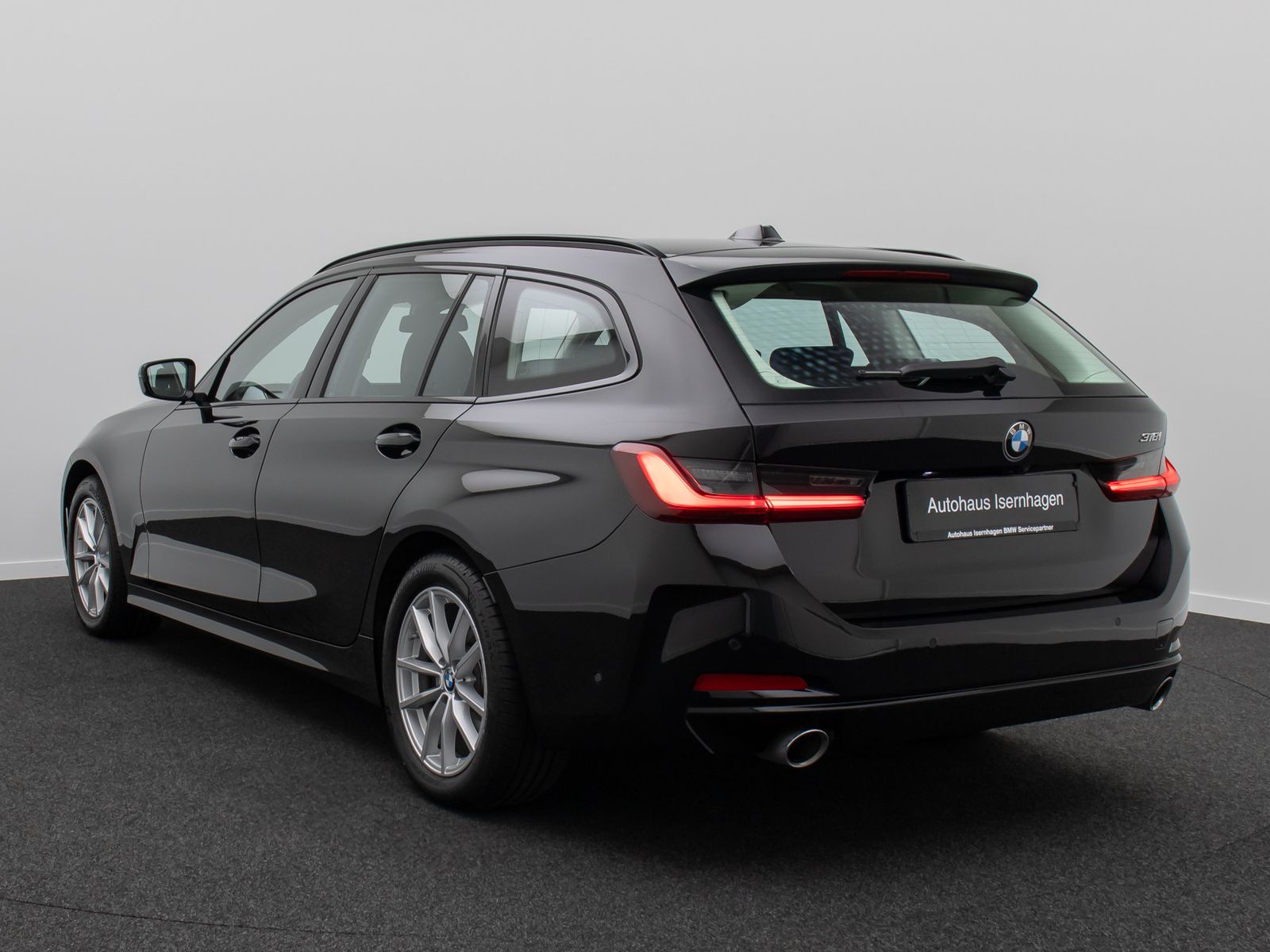 Fahrzeugabbildung BMW 318i Kamera DAB CockPit+ Widscreen Alarm LED