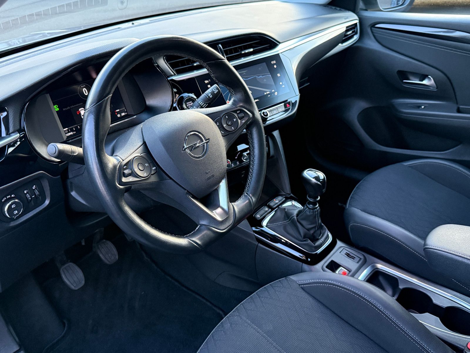 Fahrzeugabbildung Opel Corsa F 1.5 D Elegance GRA LED Navi PDC Kamera