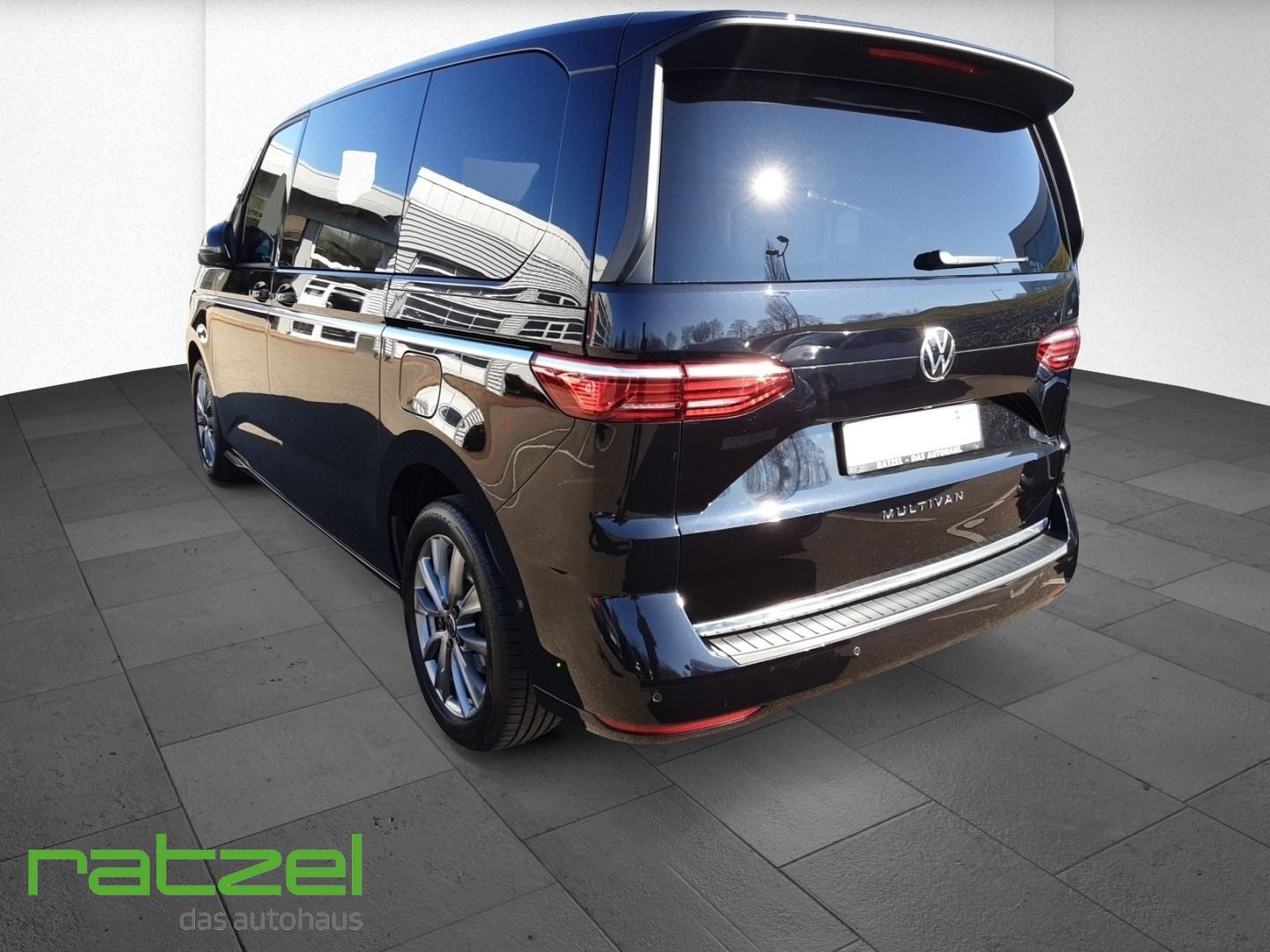 Fahrzeugabbildung Volkswagen T7 Multivan Style 2.0 TSI DSG STYLE+STANDHEIZUNG