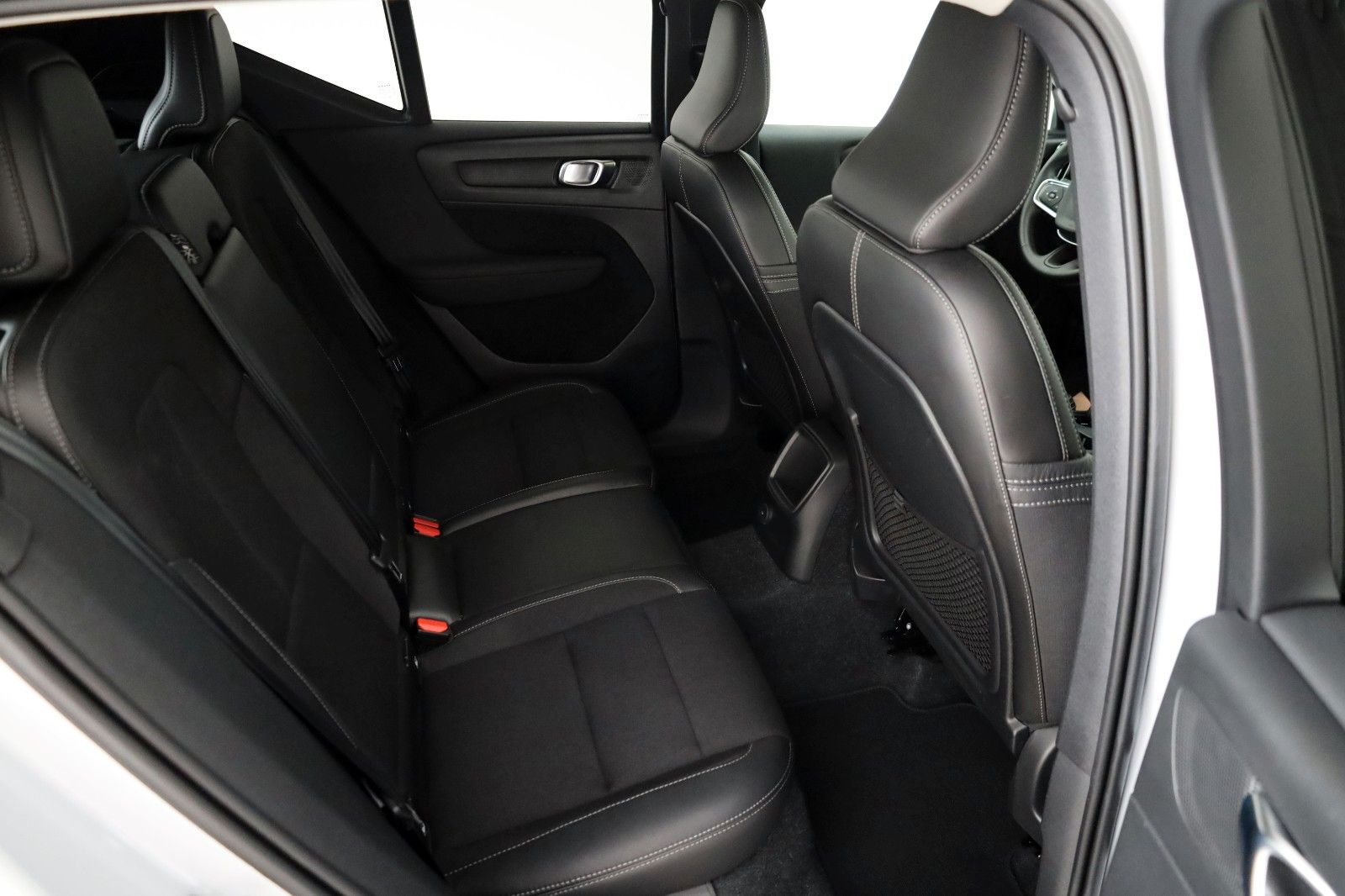 Fahrzeugabbildung Volvo XC40 Inscription Recharge TLeder,Navi,LED,SH,PDC