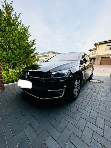 Volkswagen e-Golf / Vollausst. / Inspektion+TÜV neu 