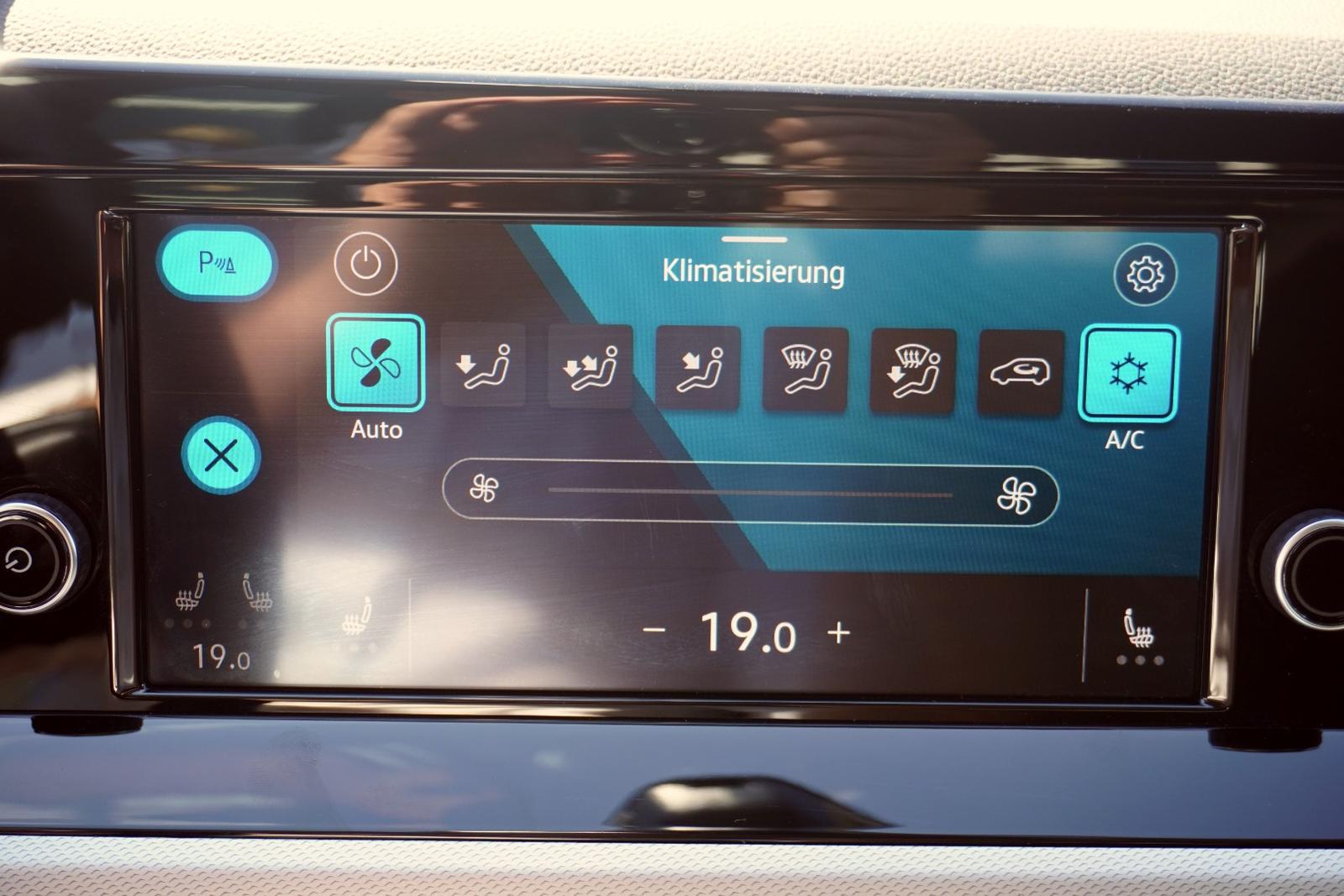 Volkswagen Golf VIII Variant 1.0 TSI LED Sitzheizung AHK, миниатюра 24