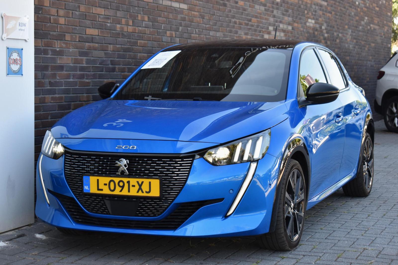 Peugeot 208 1.2GT-LINE nieuwe riem PANODAK LEDER