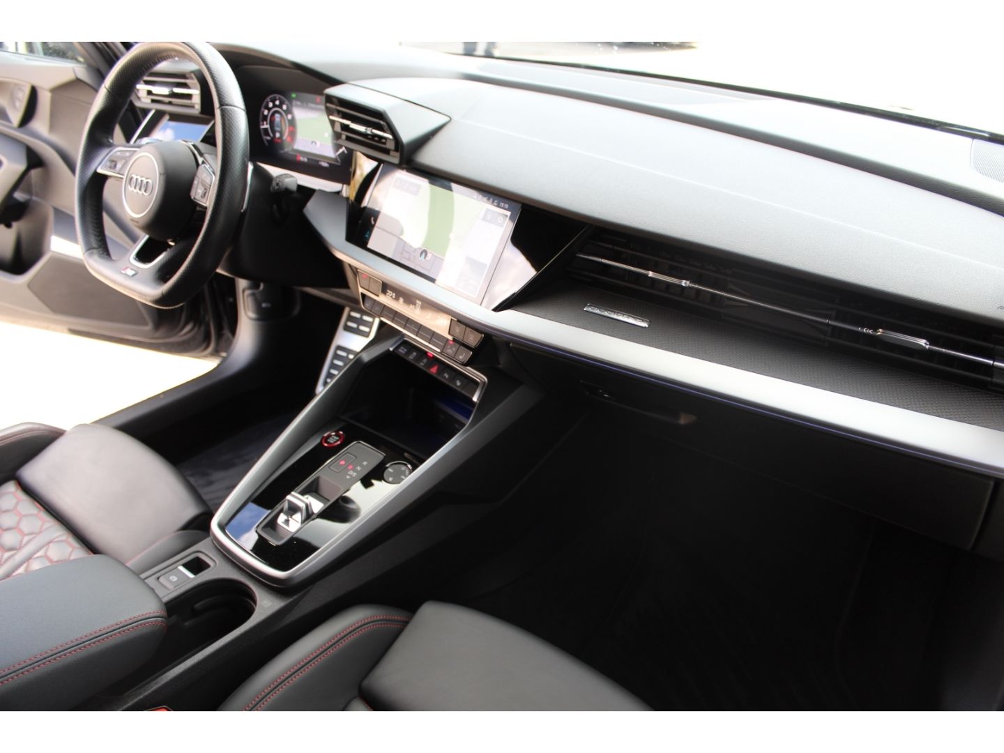 RS3 Lim. qu.Str. Pano*B&O*SportAGA*Leder*1HD*APP