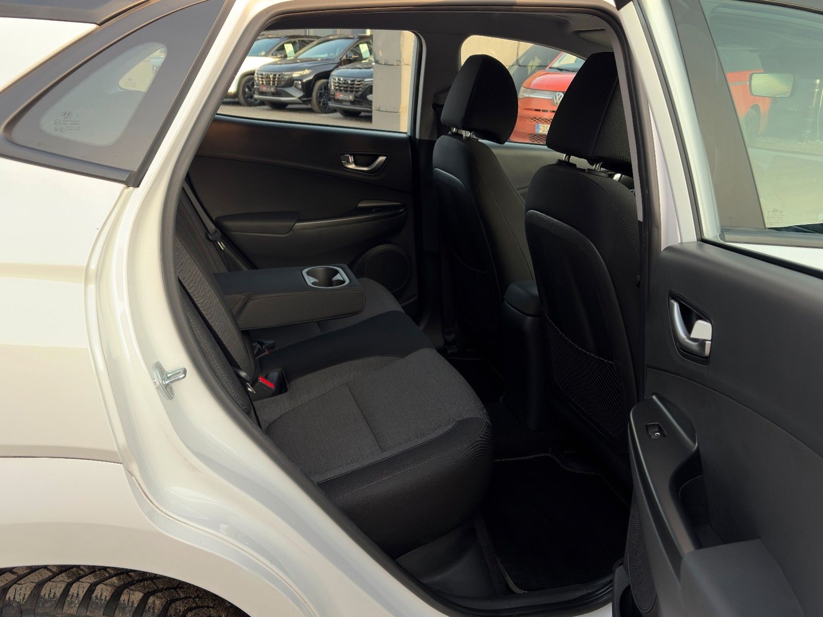 Fahrzeugabbildung Hyundai Kona Elektro Select 2WD CarPlay SHZ LHZ ACC