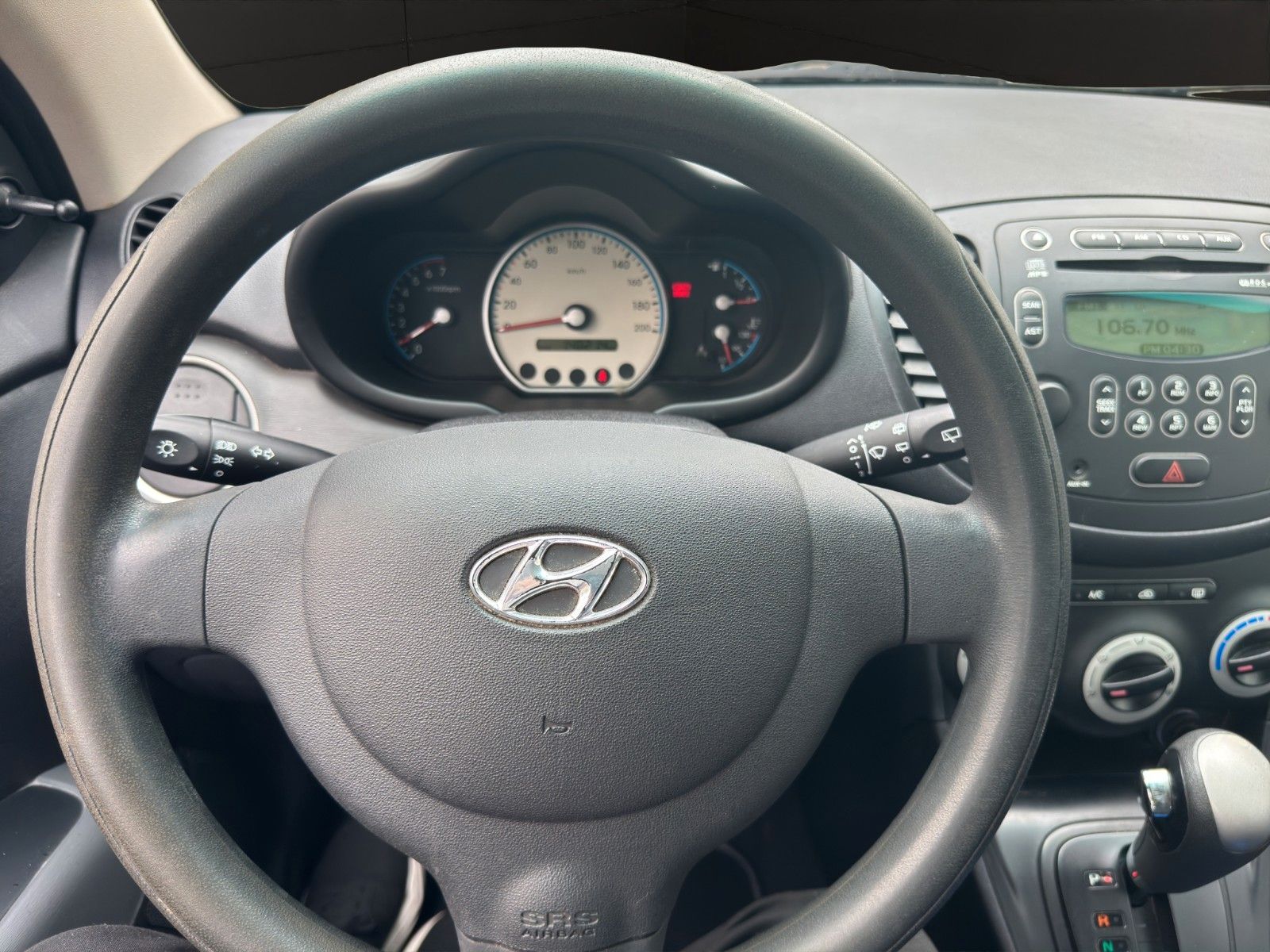 Fahrzeugabbildung Hyundai i10 Automatik/Klima/el Fenster/TÜV NEU