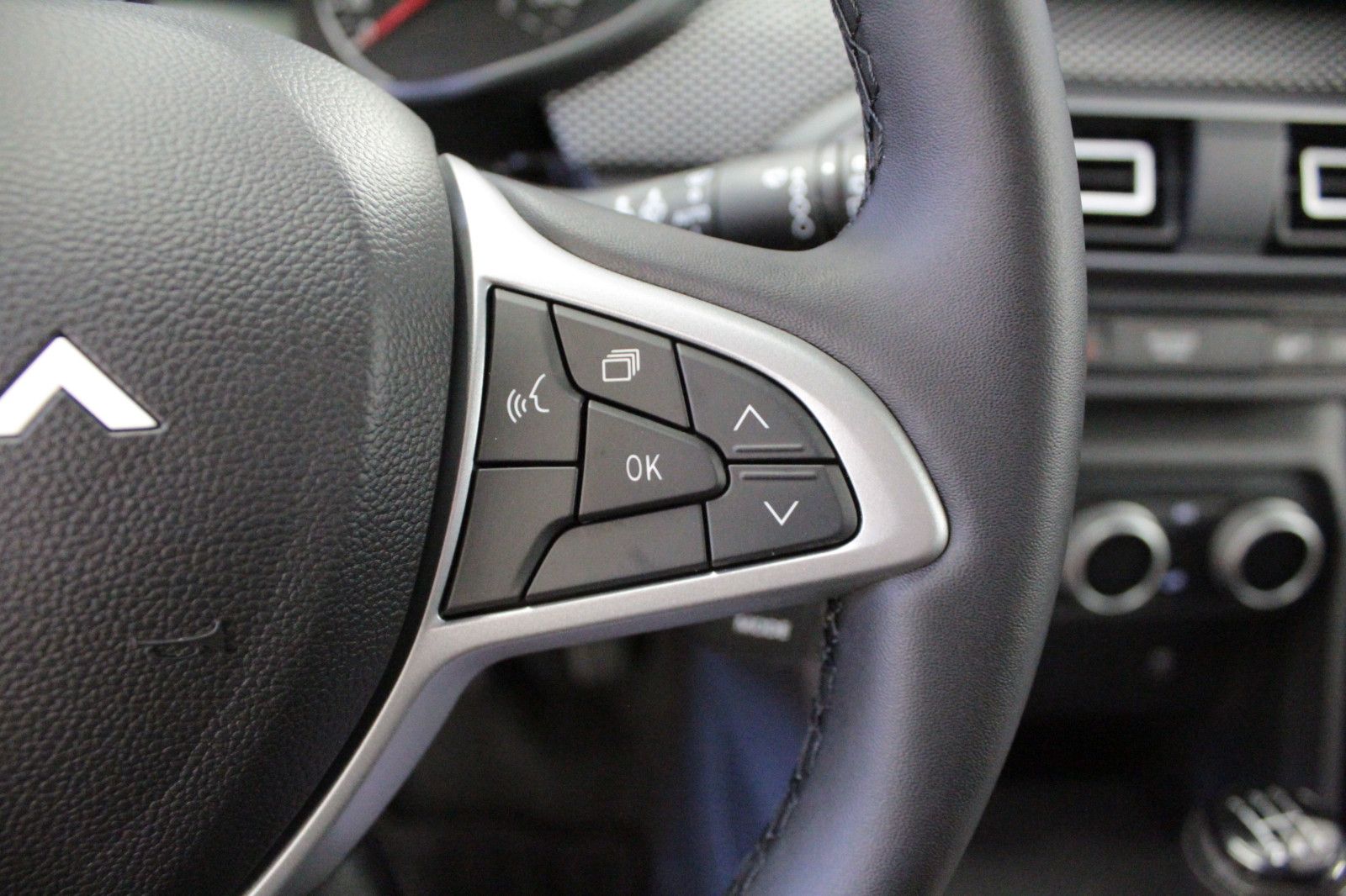 Fahrzeugabbildung Dacia Sandero TCe 90 Expression*Winterpaket*Alu*15424*