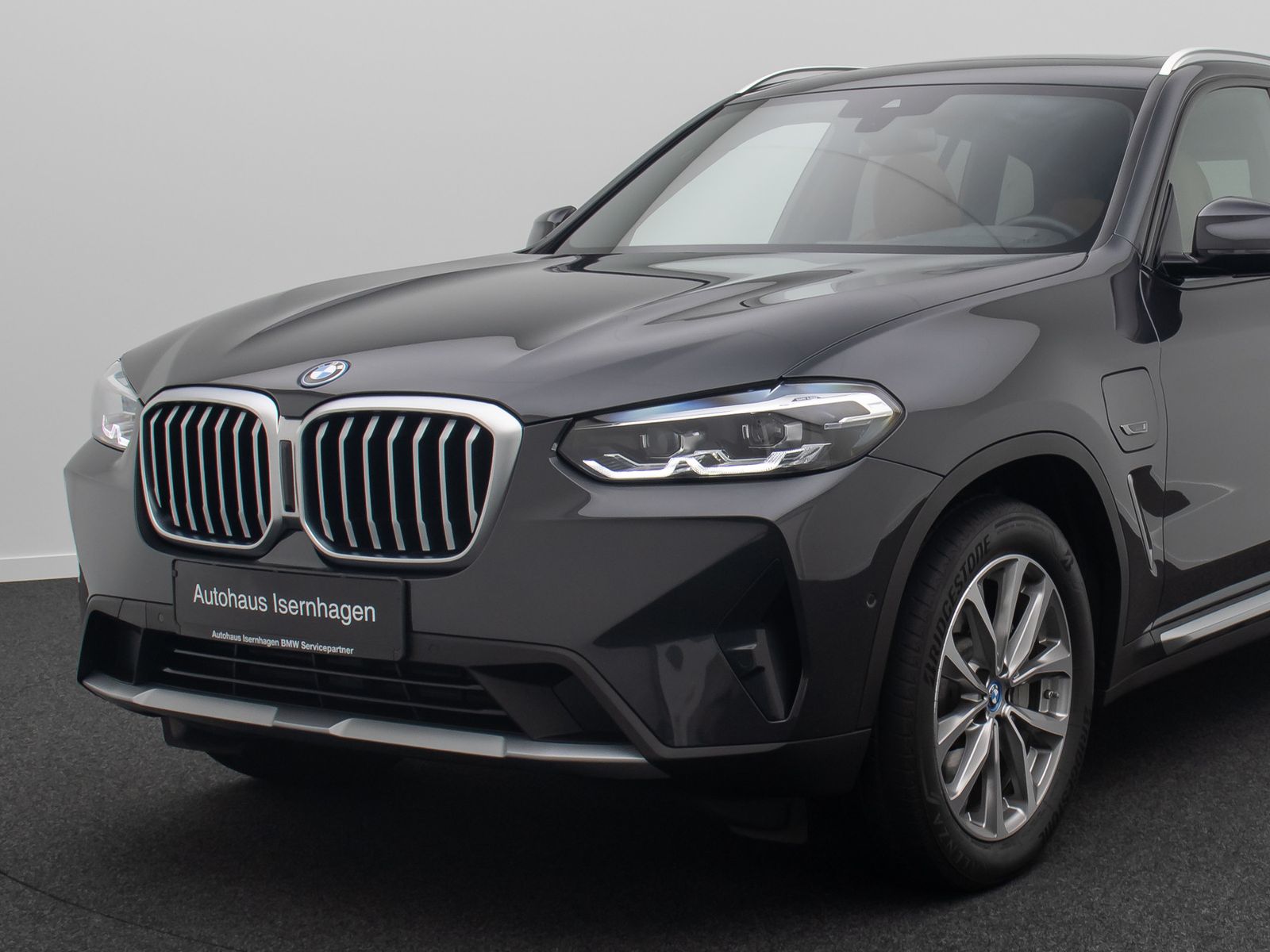 Fahrzeugabbildung BMW X3 xD30e Kamera AHK HUD DAB Sport Panoram 19Zoll