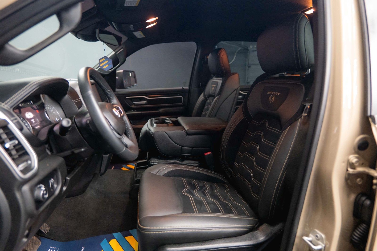 Fahrzeugabbildung Dodge RAM 5.7 V8 HEMI 4x4 OFFROAD LONGBED AXLE LOCK RC