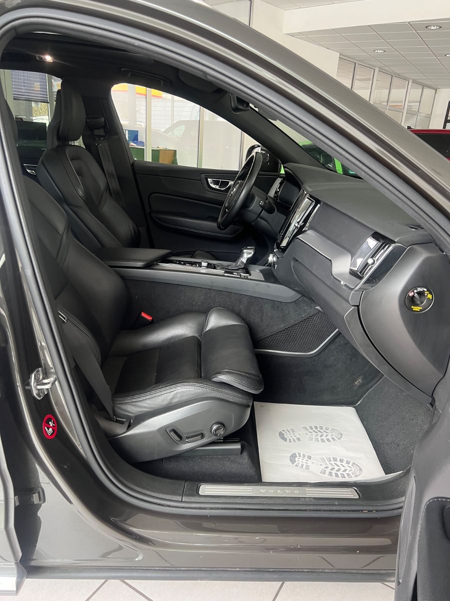 Fahrzeugabbildung Volvo XC 60 XC60 Inscription AWD * Business Xemium *