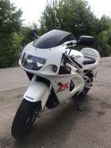 Suzuki GSX-R 750 - SUZUKI 1997 GSX 750