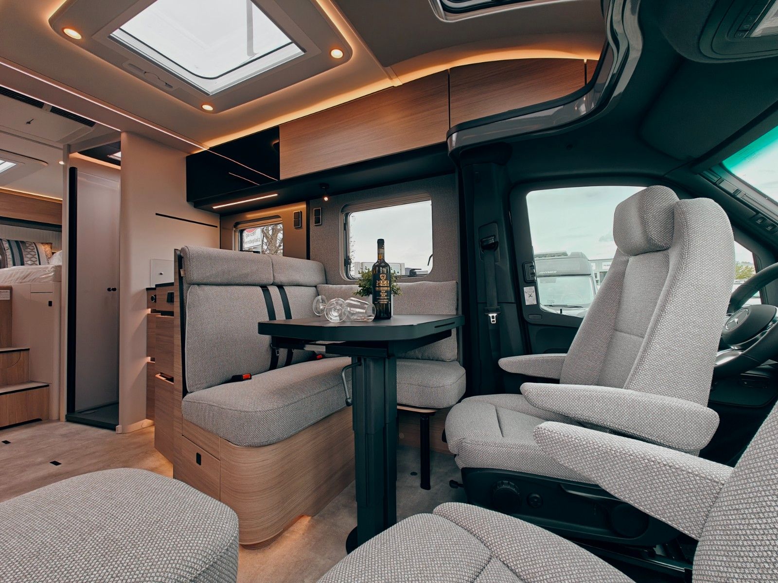 Fahrzeugabbildung HYMER / ERIBA / HYMERCAR B-KLASSE MC T 680 PREMIUM - SOFORT LIEFERBAR!