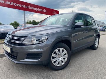 Volkswagen Tiguan - 1