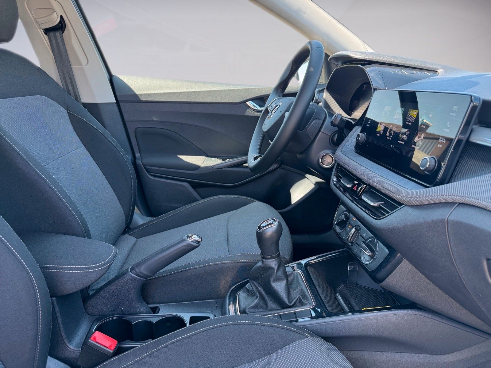 Fahrzeugabbildung SKODA Fabia Selection 1.0 MPI