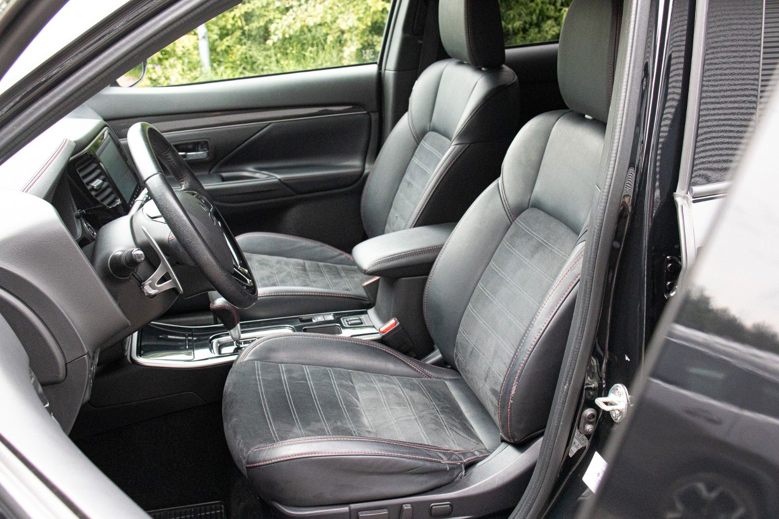 Fahrzeugabbildung Mitsubishi Outlander Spirit+ 2.0 CVT 2WD 1HD*Navi*Tel