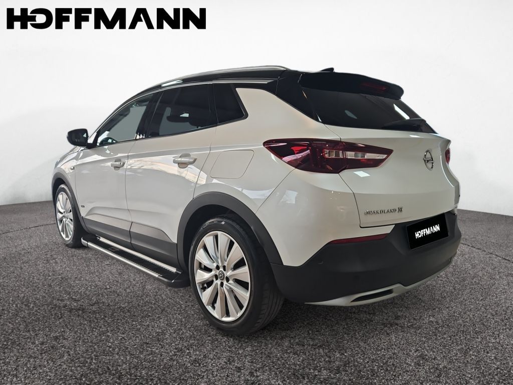 Fahrzeugabbildung Opel Grandland X Plug-in-Hybrid 4x4 1.6 DI Aut. Ultim