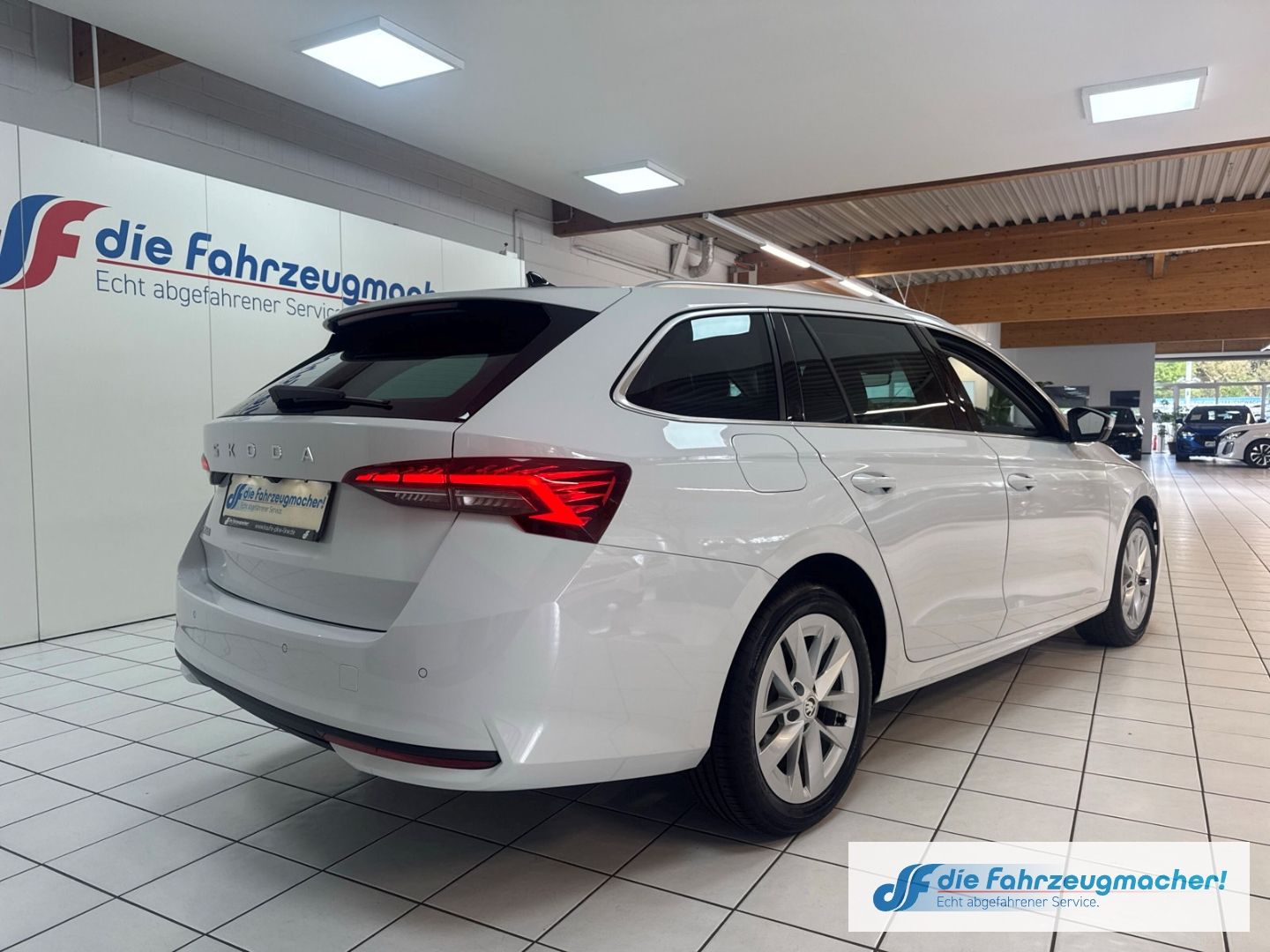 Fahrzeugabbildung SKODA Octavia Combi 1.5 TSI mHEV 85 kW Selection Navi