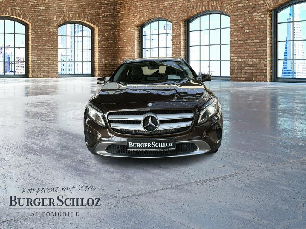 Mercedes-Benz GLA 180 Urban BiXenon KlimaA LM PDC ParkAss SHZ