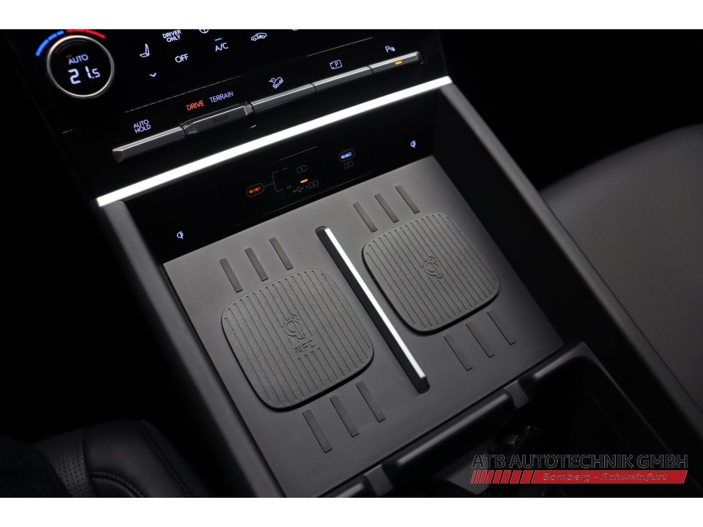Fahrzeugabbildung Hyundai SANTA FE Intro 1.6 T-GDI Hybrid 4WD HUD Navi Mem