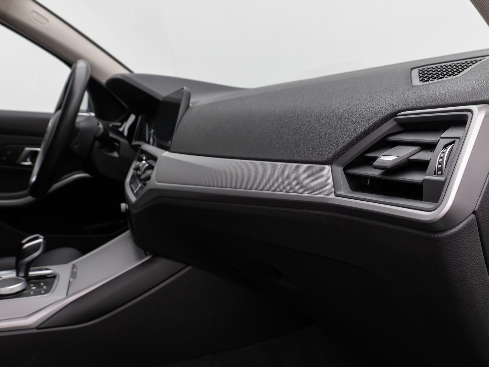 Fahrzeugabbildung BMW 320e Kamera Leder DAB Alarm DrivAssistent Sport