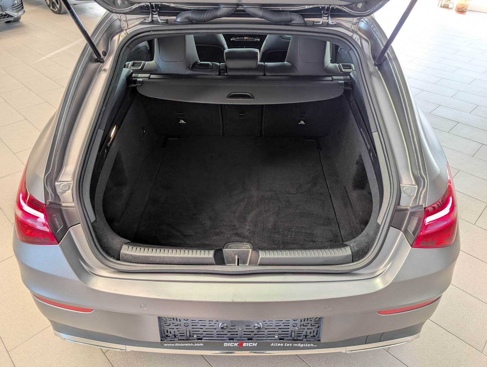 Fahrzeugabbildung Mercedes-Benz CLA 250 SB Dinamica AMG-Line MBux Cam ACC Pano