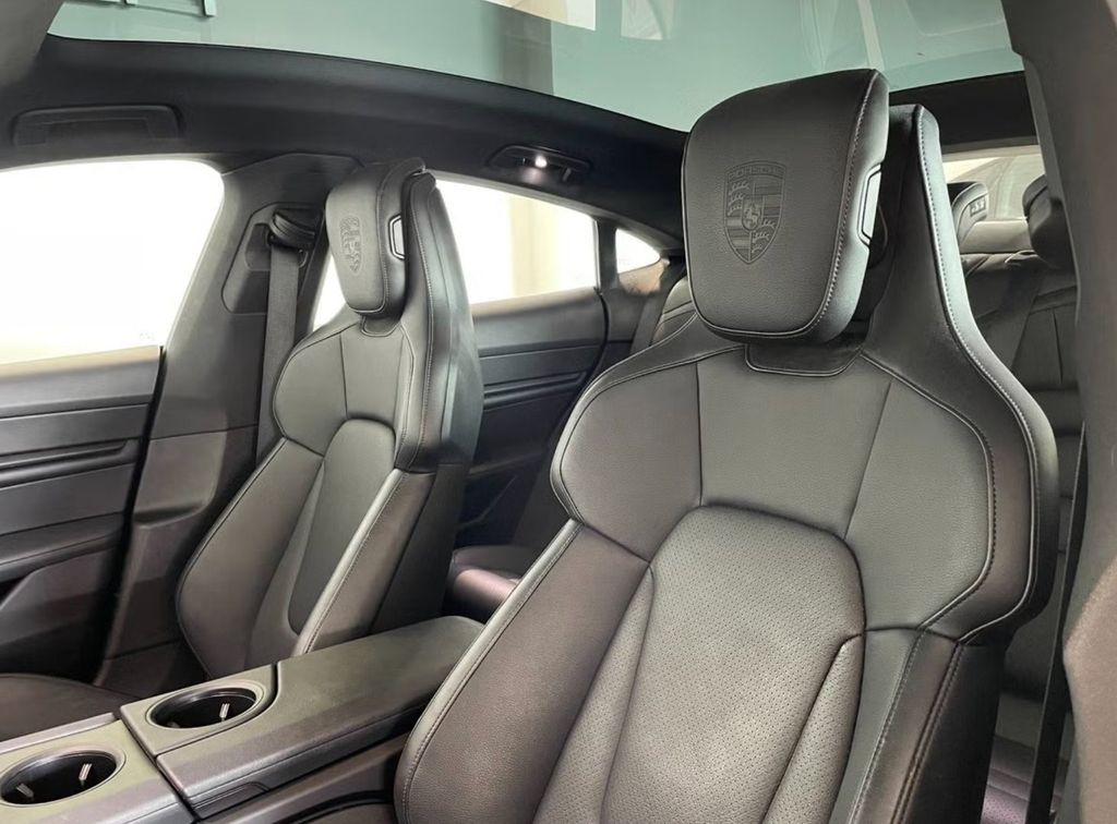 PORSCHE Taycan 2022