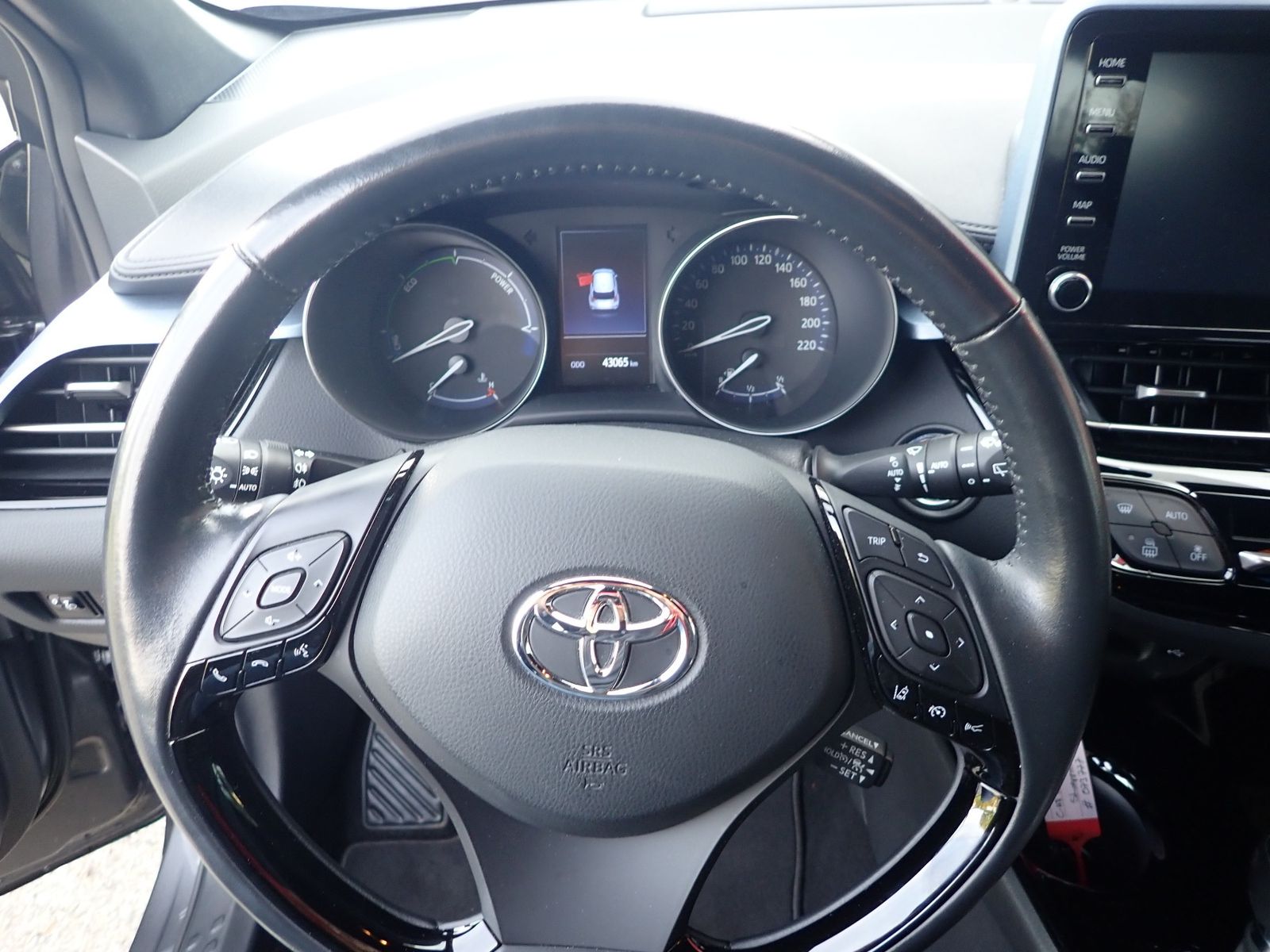 Fahrzeugabbildung Toyota C-HR Hybrid Team D / AHK / KAMERA