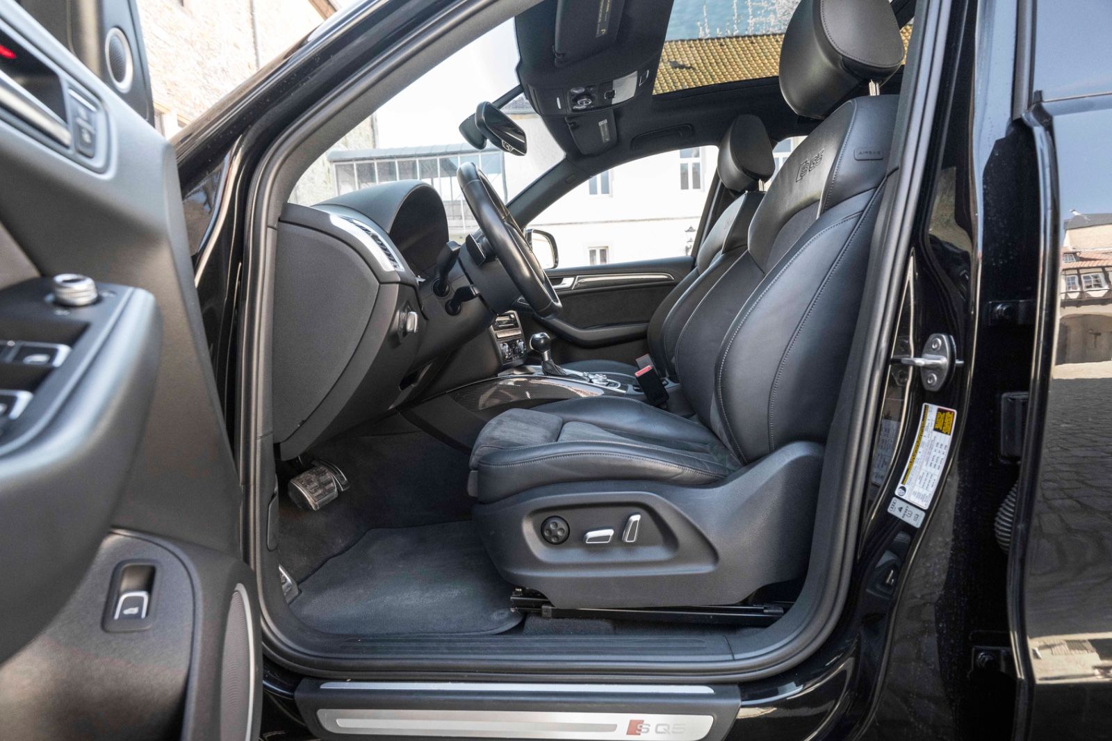 Fahrzeugabbildung Audi SQ5 3.0TFSI QUATTRO B&O BIXENON KAM NAV ALC PANO