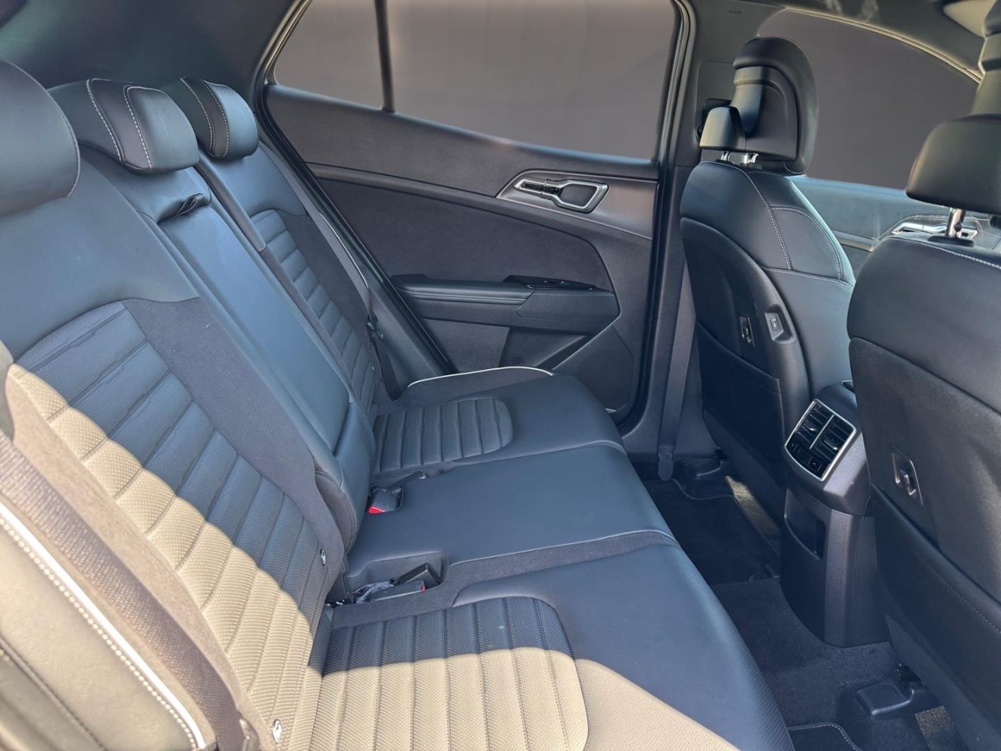 Fahrzeugabbildung Kia Sportage GT-Line Navi Leder Sound 360° AHK-abn.