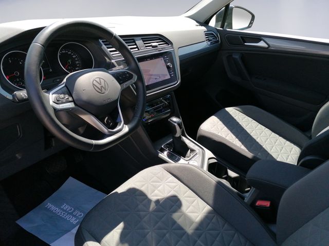 Tiguan 2.0 TDI DSG 4M Life KAMERA+AHK+STHZ
