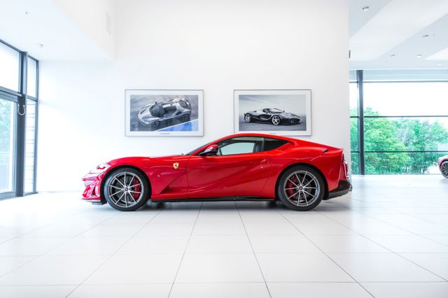 Ferrari 812 Superfast ~Ferrari Munsterhuis~