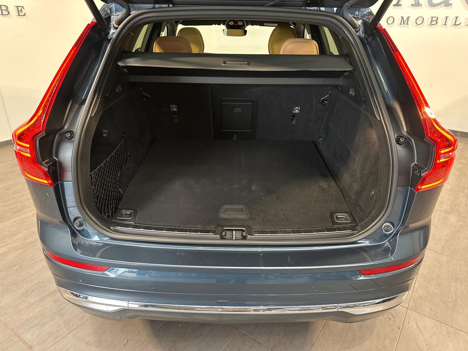 Fahrzeugabbildung Volvo XC60 T6 AWD Recharge Plus Bright NAV+LED+PANO