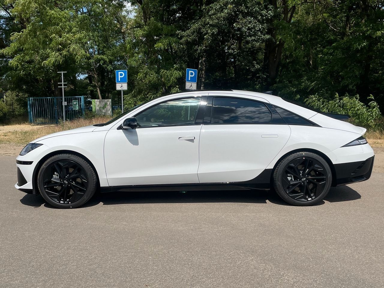 Fahrzeugabbildung Hyundai IONIQ 6 Ioniq 6 First Edition 4WD *MIETKAUF