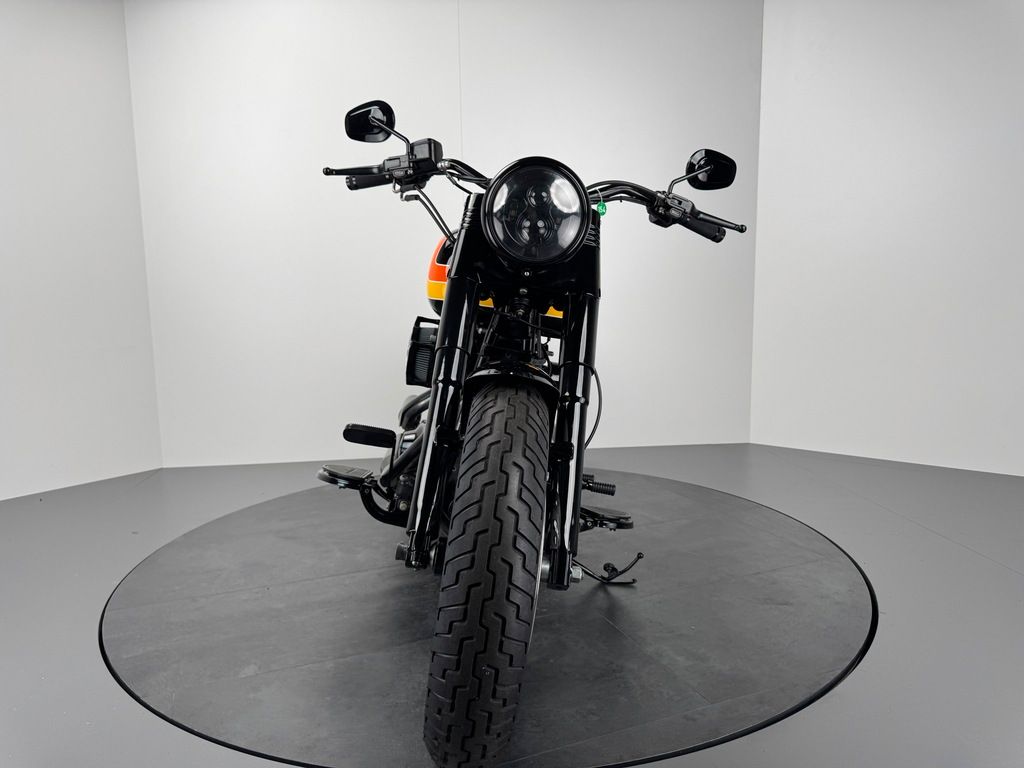 Fahrzeugabbildung Harley-Davidson SOFTAIL HERITAGE *CUSTOM "Milwaukee-Sunshine"