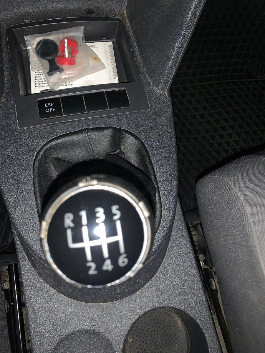 Volkswagen Touran 2009 — photo 15