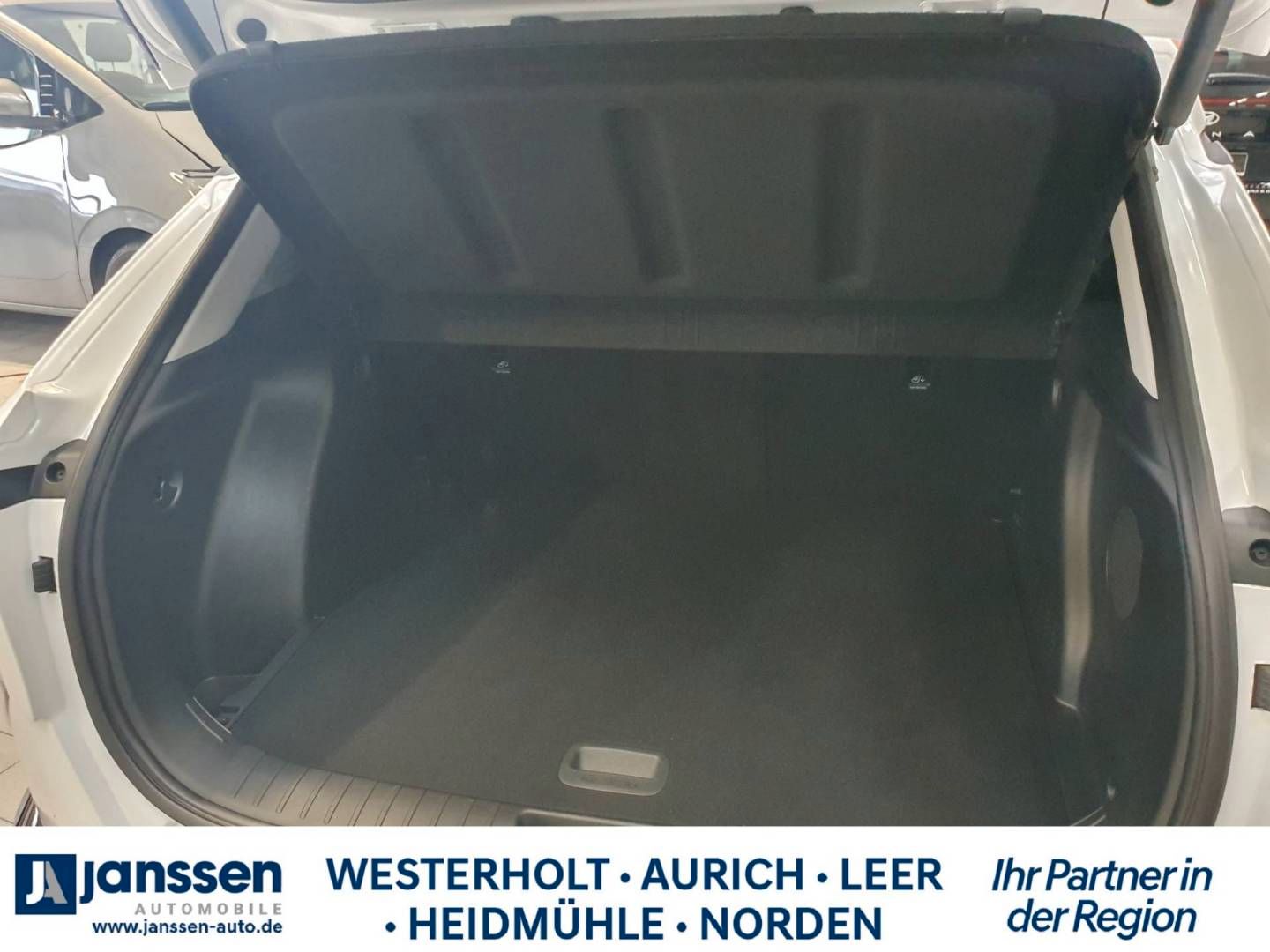 Fahrzeugabbildung Hyundai KONA Elektro 65,4kWh PRIME/Automatik/Klima/Navi