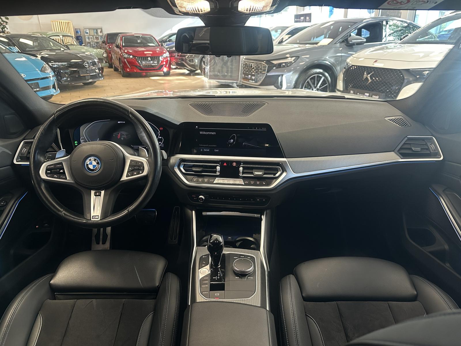 BMW 330 xDrive*M Sport*AHK*ACC*HUD*Cam*HiFi*Laser*1H