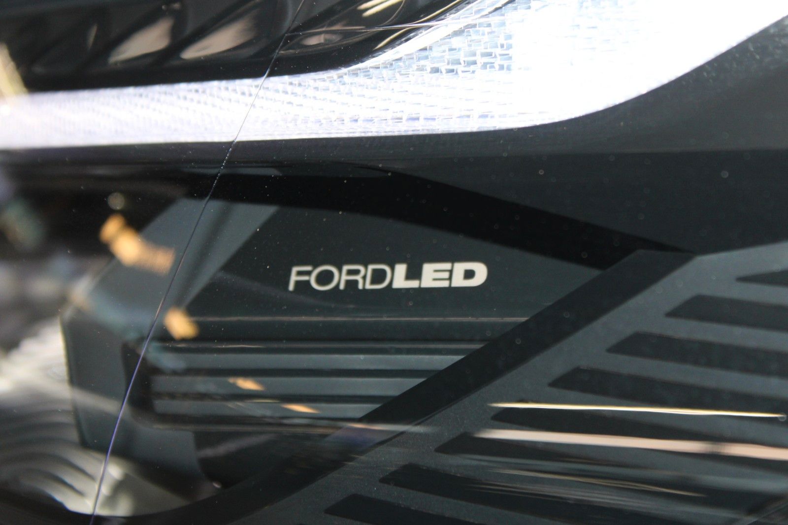 Fahrzeugabbildung Ford NUGGET L1 Active MARKISE + Aufstelldach SOFORT