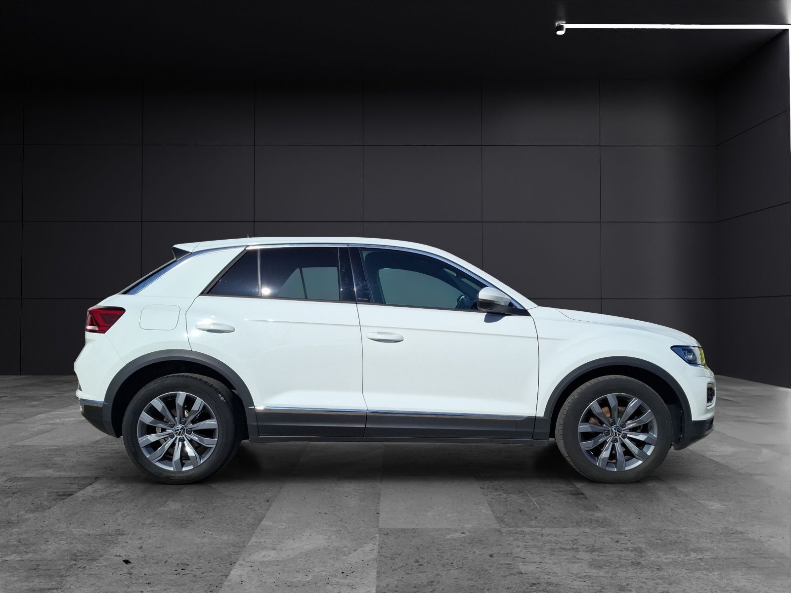 Fahrzeugabbildung Volkswagen T-Roc Sport DSG STH AHK Navi ACC Kamera