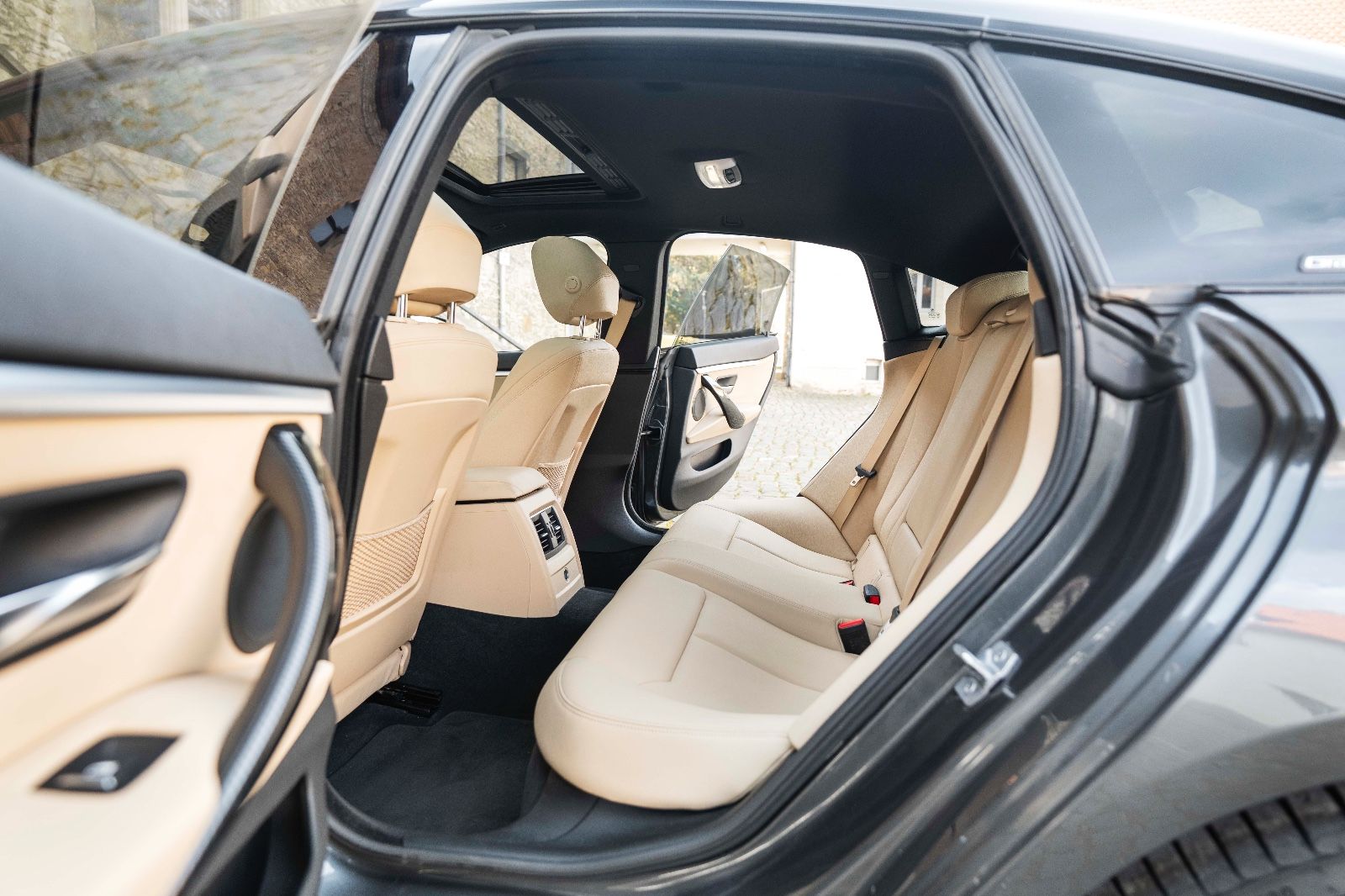 Fahrzeugabbildung BMW 430i GC M-Performance HIFI LED KAM NAV CARPLAY