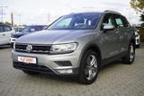 Volkswagen Tiguan 2.0 TSI DSG Highline 4M LED AHK ACC Navi - Volkswagen Tiguan: Dsg