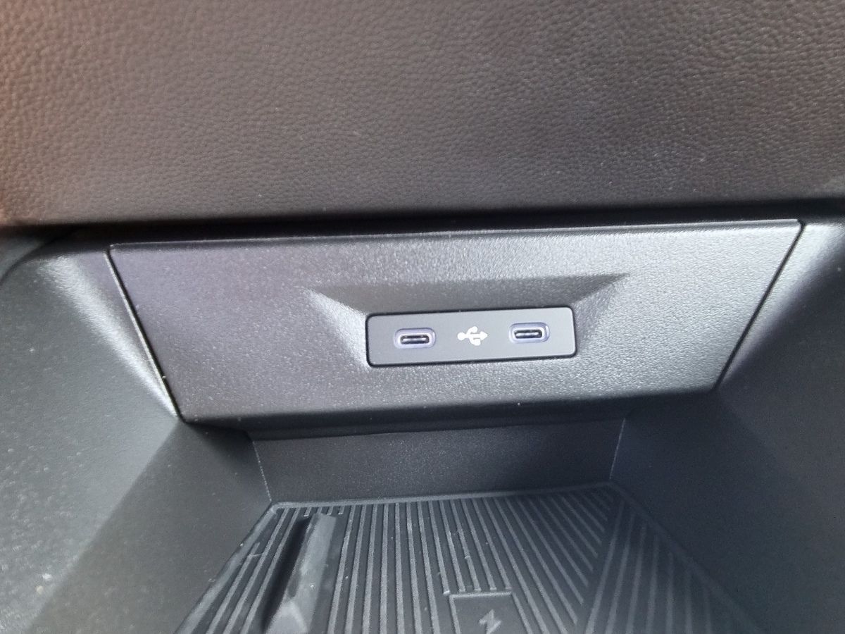 Fahrzeugabbildung Renault Clio Techno Full Hybrid E-Tech 160
