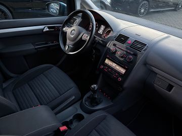 Volkswagen Touran - 5