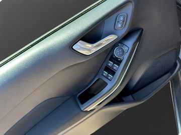 Ford Fiesta EcoBoost 1.0 KAMERA CARPLAY KLIMA