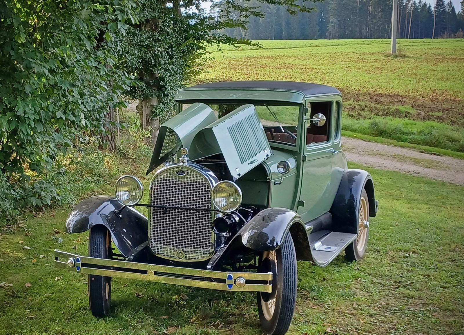 Ford Model A "Special Coupé" mit Police Head